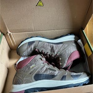 Keen Women's Terradora II Waterproof Boots: worn once